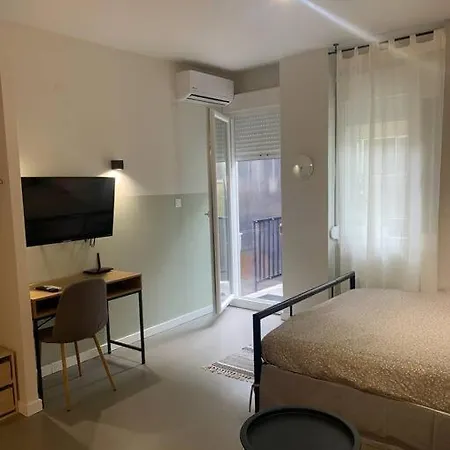 E2g Urban With Balcony Apartment Thessaloniki