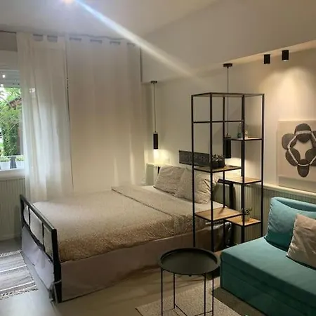 E2g Urban With Balcony Apartment