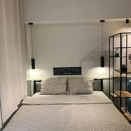 E2g Urban With Balcony Διαμέρισμα